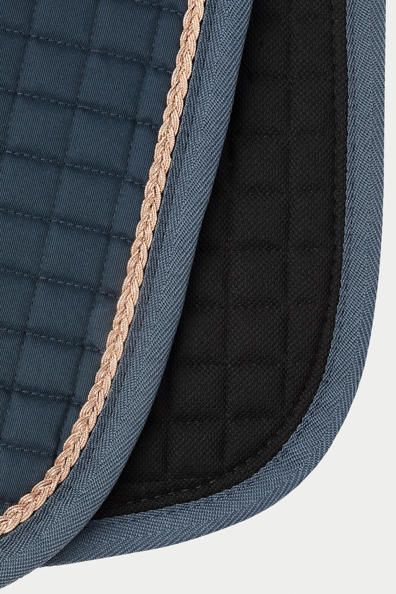 Horze Glarus Vielseitigkeitsschabracke Mit Metallischem Flechtdetail 15 Horze Glarus Vielseitigkeitsschabracke Mit Metallischem Flechtdetail – Bild 13