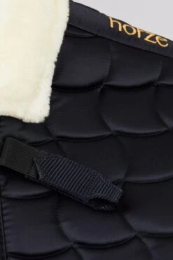 Horze Houston Vielseitigkeitsschabracke Mit Kunstfell 23 Horze Houston Vielseitigkeitsschabracke Mit Kunstfell -Reitsportprodukte Geschäft 17400 VDB 2