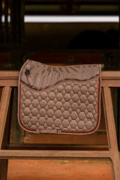 Horze Kenya Dressurschabracke -Reitsportprodukte Geschäft 17454 753 06