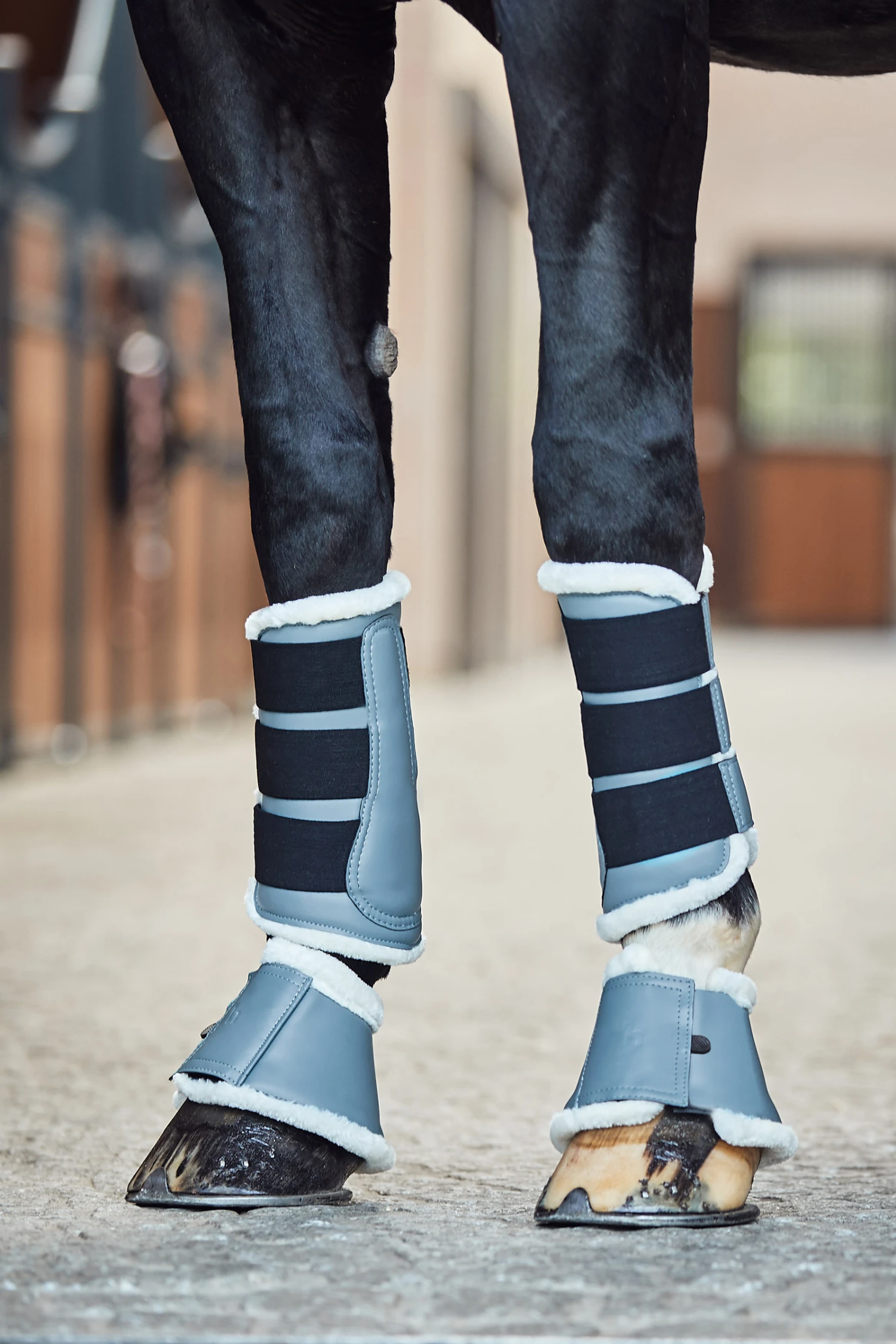 Horze Ghent Hufglocken Mit Kunstfell 10 Horze Ghent Hufglocken Mit Kunstfell – Bild 8