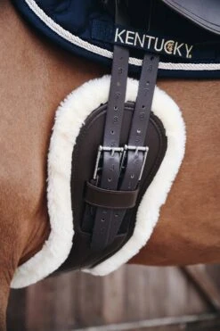 Kentucky Horsewear Anatomischer Lammfell Gurtschoner -Reitsportprodukte Geschäft 338010 NAT 3
