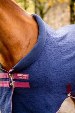 Horseware Embossed Cosy Neck Abschwitzdecke -Reitsportprodukte Geschäft 340951 DB BU 2