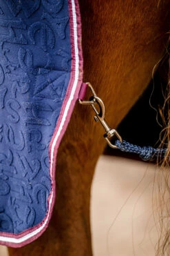 Horseware Embossed Cosy Neck Abschwitzdecke -Reitsportprodukte Geschäft 340951 DB BU 4