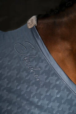 Eskadron Essence 22/23 Fleece Stamp Abschwitzdecke -Reitsportprodukte Geschäft 342553 DLB 4